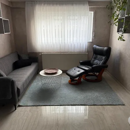 2-room Ostfildern, Quiet Subway 100 M, 8 Min Airport * オストフィルダーン